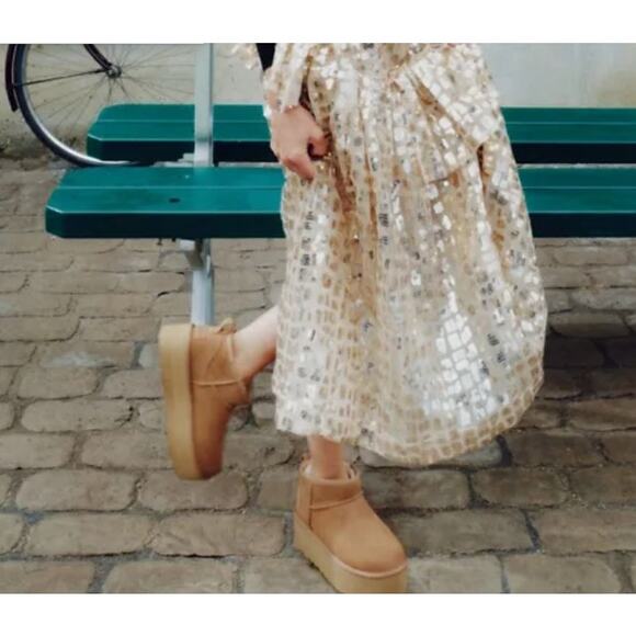 UGG Women's Classic Ultra Mini Platform Chestnut Rich Suede Size 6 NIB Platform - Picture 16 of 16